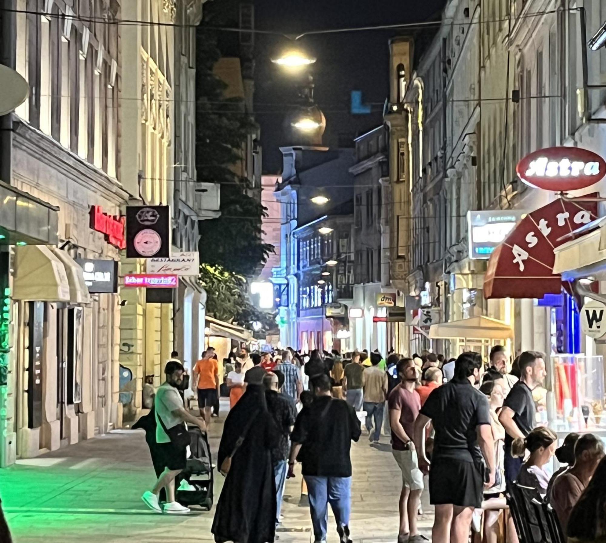 Sarajevo Luxury Apartment - 50 M From Old Sarajevo Clock Tower 外观 照片